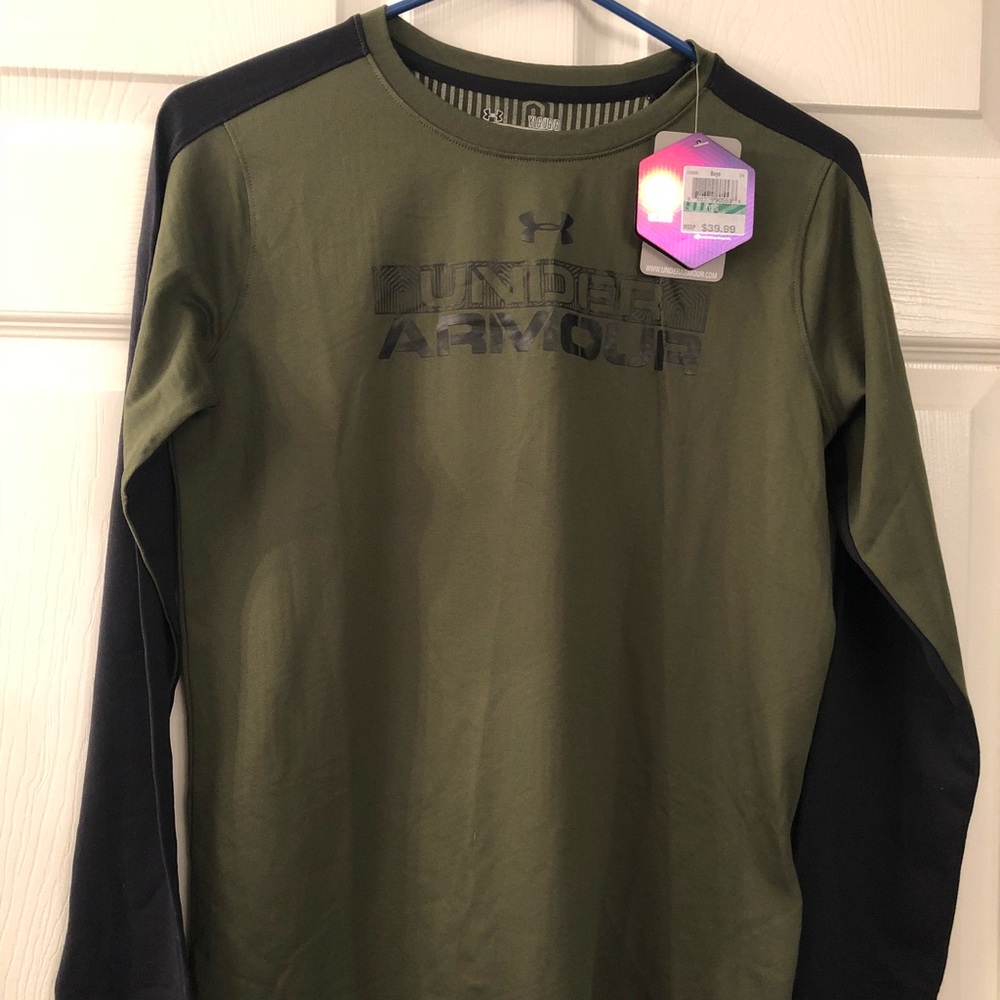Under Armour boys long sleeve heat gear shirt